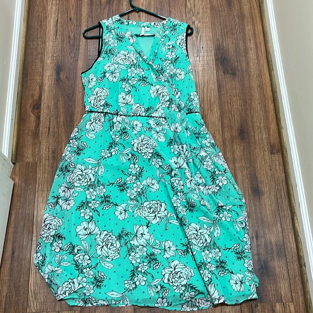 Size large. Elle dress